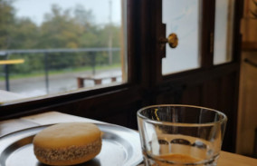 Laguna Café de Barrio - Ushuaia - Argentina - Beneficios sobre Ruedas - Hertz
